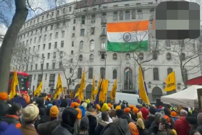 suspected-khalistanis-hold-fresh-protest-behind-barricade-at-indian-high-commision-in-uk