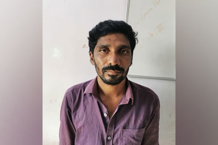 AP Teacher Held : चित्तूर में नाबालिग छात्रा से शादी करने के आरोप में शिक्षक  गिरफ्तार, ap-teacher-held-under-pocso-for-marrying-minor-student-in-chittoor