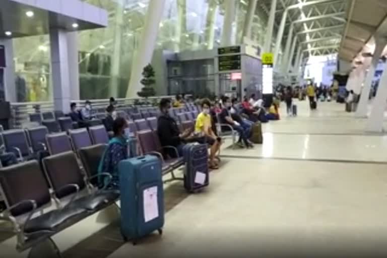 Full Curfew in Chennai - The number of passengers at the airport is low