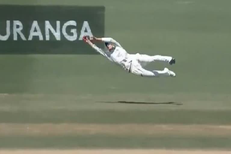 Santner Flying catch made Fans wow in Social Media