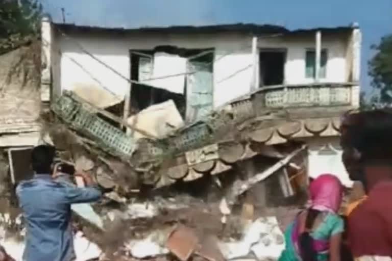 house collapsed in buldana district