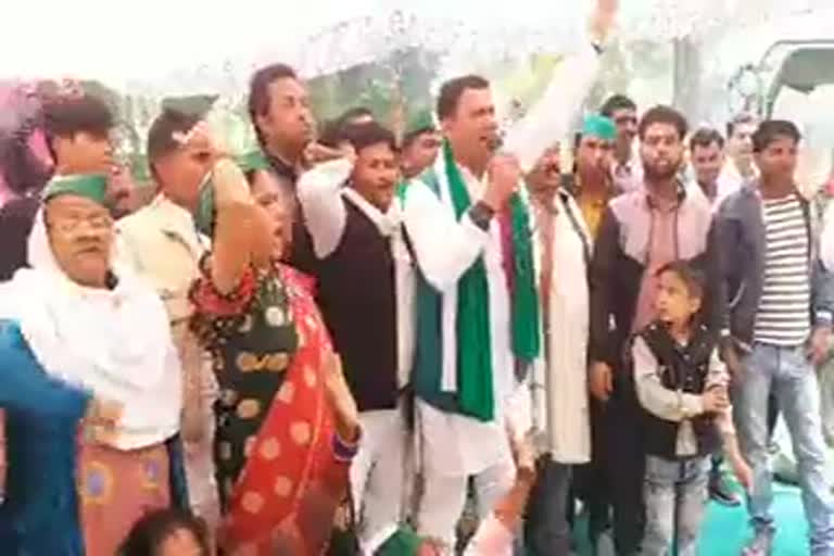 farmars protest on various demands in barabanki