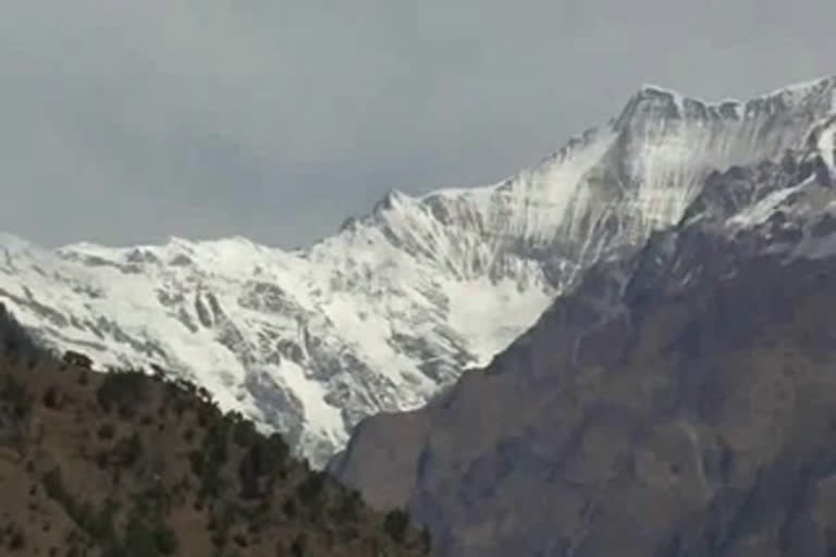 snowfall in himalayan