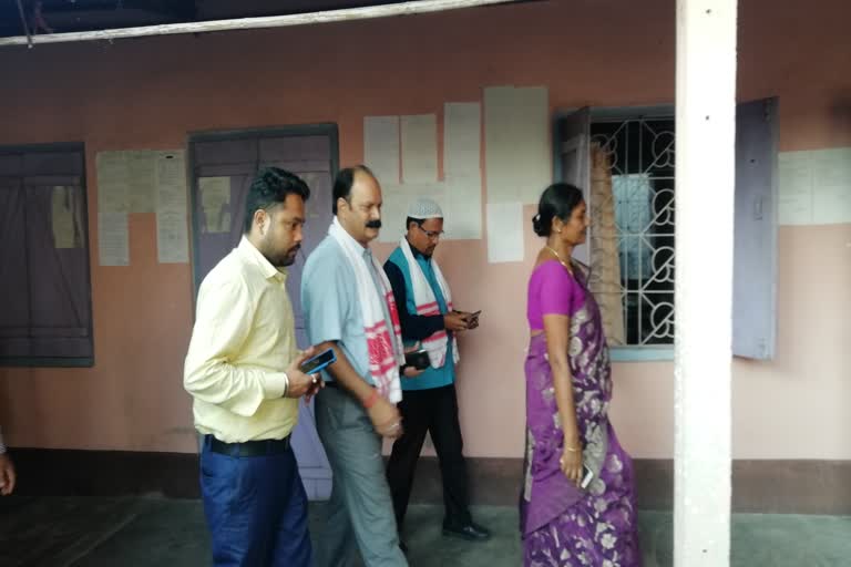 Barpeta Deputy Commissioner, Barpeta Deputy Commissioner visits CDPO office, Barpeta DC visits CDPO office, সমাজ কল্যান বিভাগৰ কাৰ্যালয় পৰিদৰ্শন, বৰপেটা জিলা উপায়ুক্ত মুনীন্দ্ৰ শৰ্মা, মাতৃ বন্ধন যোজনা, মাতৃ বন্ধন যোজনা