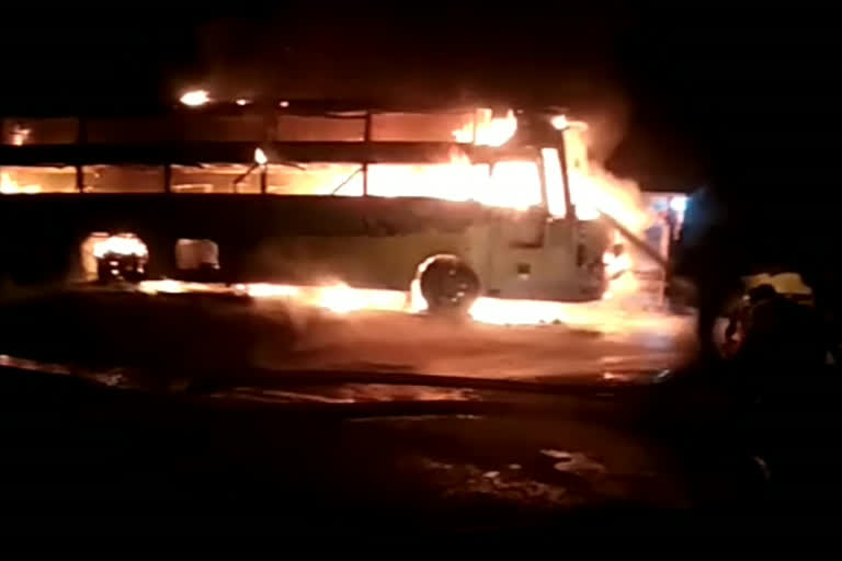 bus fired in lingareddypalli of prakasam