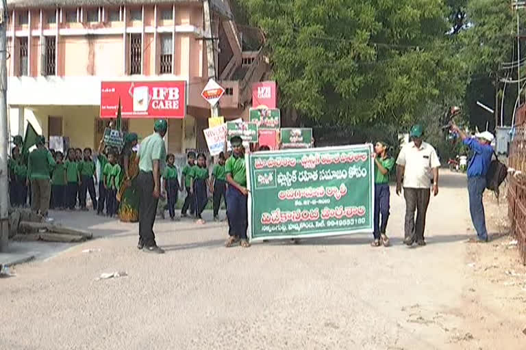 students_rally_against_plastic_usage