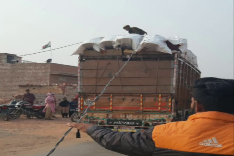 Truck accessories entangled in electric swinging wires in Nagore, Nagore news नागौर न्यूज