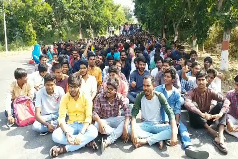 telangana university students protest