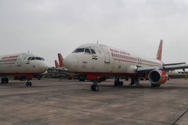 Air India to be closed if privatisation bid fails: Minister