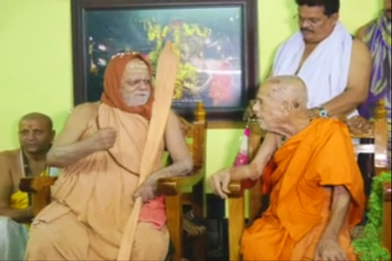 puri nischalananda swamiji, Pejavara shri