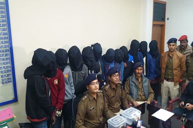 Ranchi police, crime in Ranchi, Ranchi SSP, accused arrested, arms recovered, gangrape with university student, रांची पुलिस, रांची में अपराध, रांची एसएसपी, आरोपी गिरफ्तार, हथियार बरामद