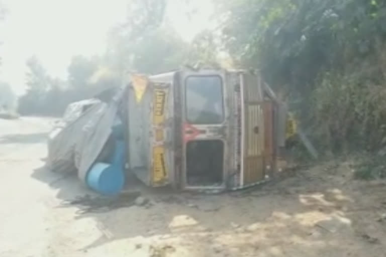 One more accident in Caprada Kumbh Ghat, driver's rescue