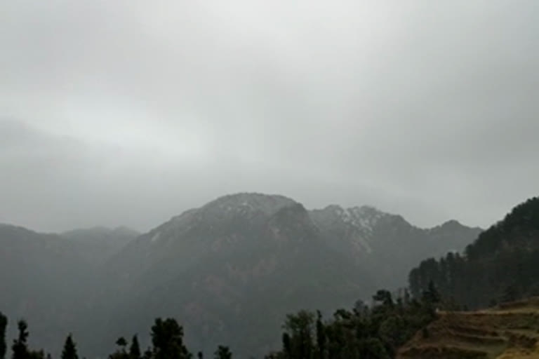 snowfall-in-dhanaulti