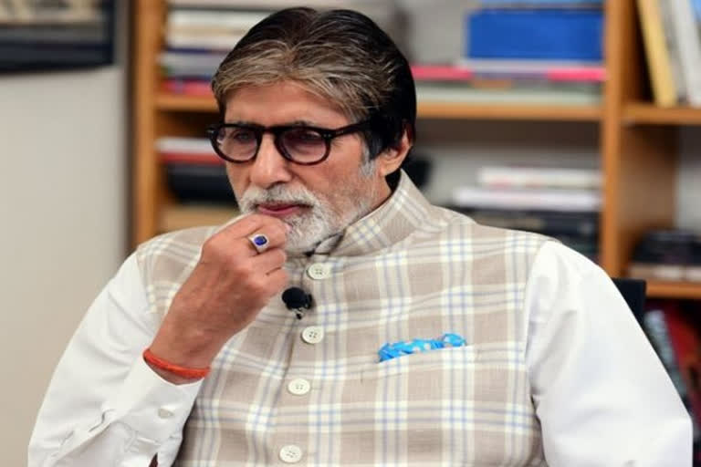 Big B pays tribute to late father, shares lines from Madhushala