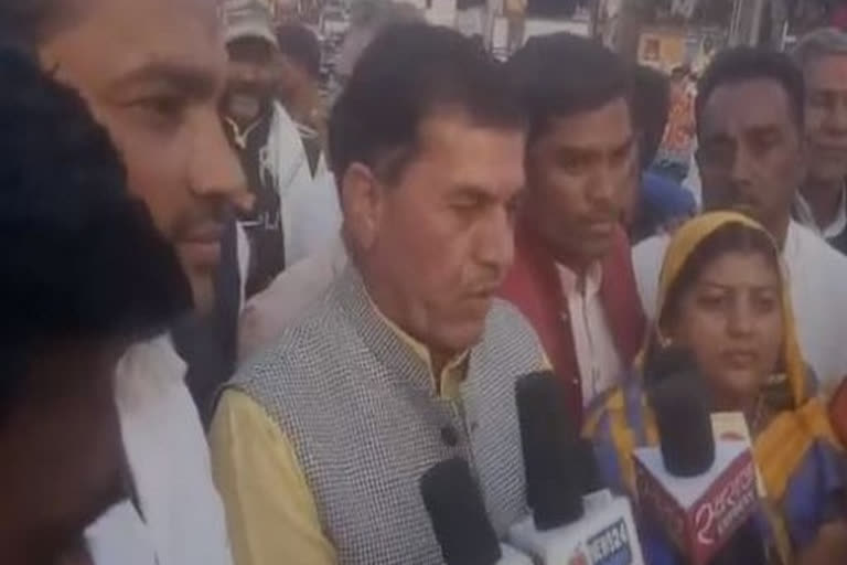 Congress MLA from Rajgarh's Biaora, Govardhan Dangi says we will burn down pragya thakur