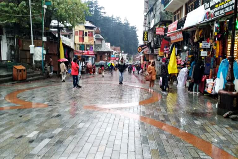 Heavy snowfall stopped in Manali