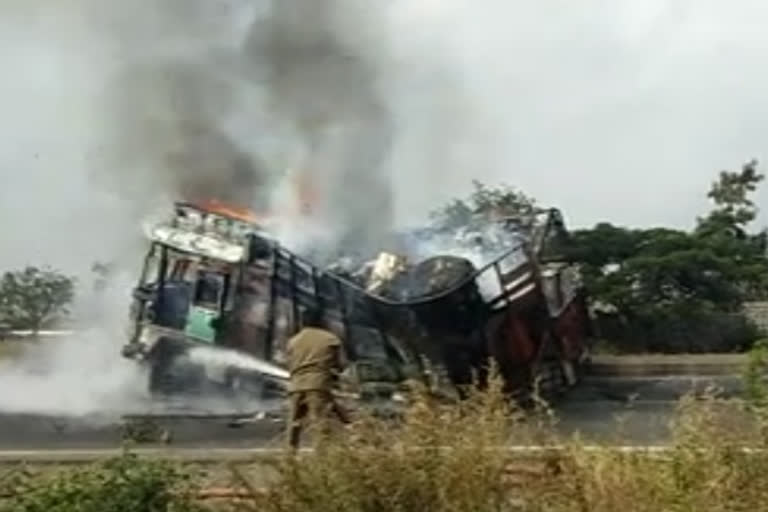 accident near Kamragaon on Ahmednagar -Pune highway