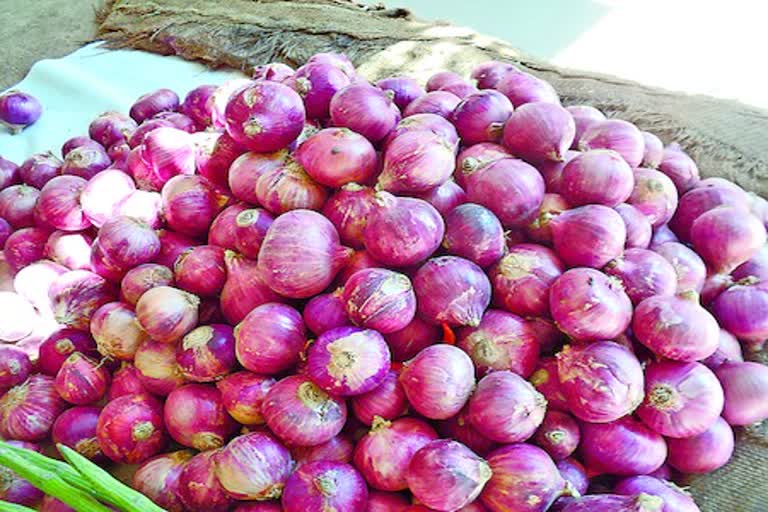 ಈರುಳ್ಳಿ ಕೊಳ್ಳಲು ಹೋದ್ರೆ ಕಣ್ಣಿಲ್ಲಿ "ನೀರು"ಳ್ಳಿ