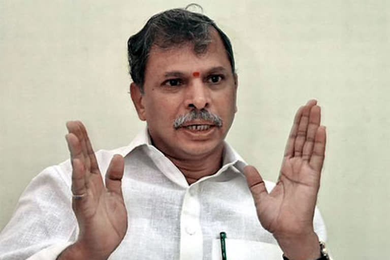 tulsi reddy fires on jagan