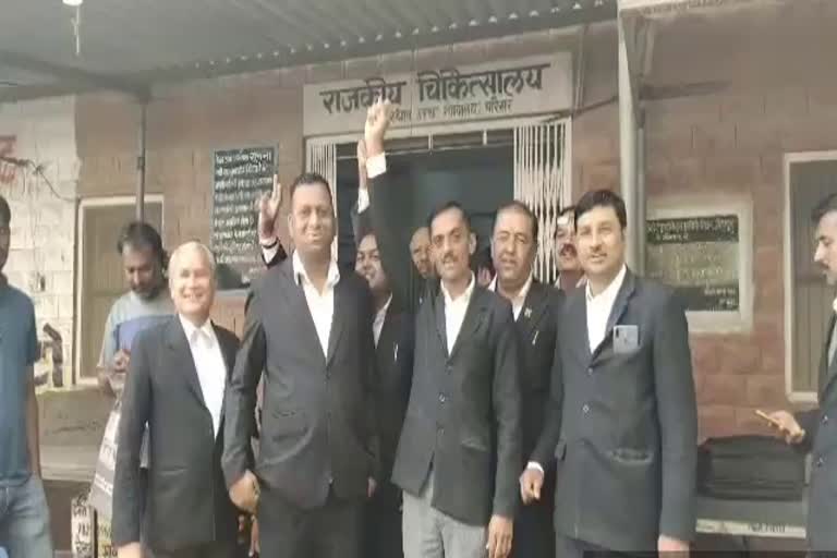 वकीलों ने किया शिफ्टिंग का विरोध, Lawyers opposed the shifting