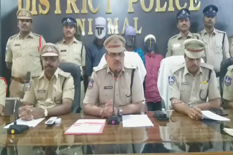 Interstate gang of robbers arrested at nirmal district