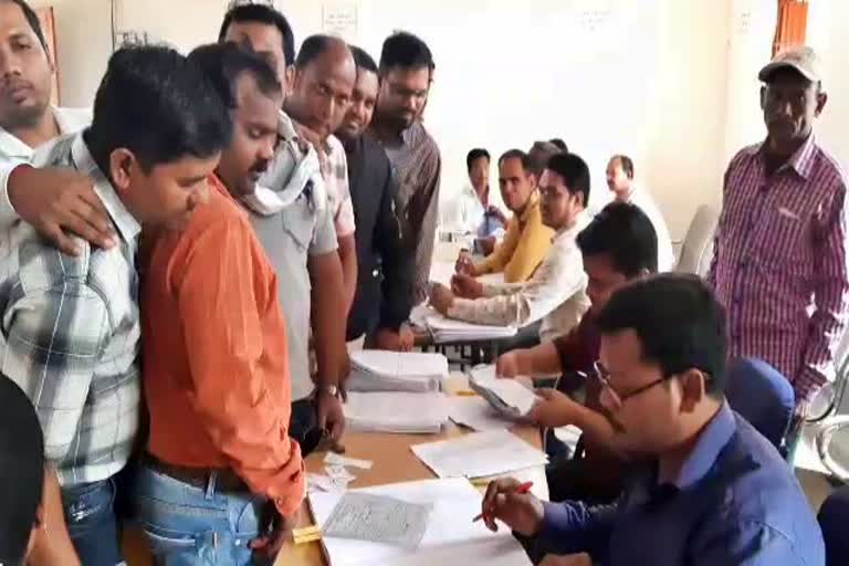 82 candidates bought the form on the first day of enrollment for municipal election