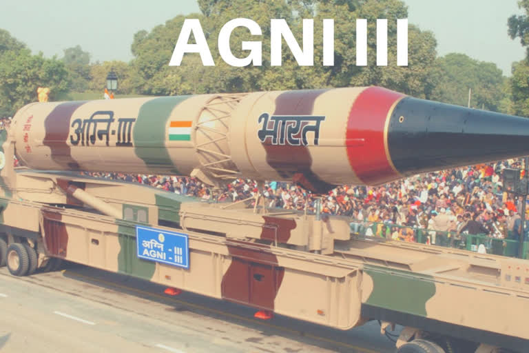 Agni-III  അഗ്നി–3 പരീക്ഷണം വിജയം  nuclear-capable long-range ballistic missile Agni-III  Odisha coast  Indian Army  Agni-III latest news  ഇന്ത്യന്‍ സേന  3000 കിലോമീറ്ററാണ് അഗ്നി–3ന്‍റെ ദൂരപരിധി