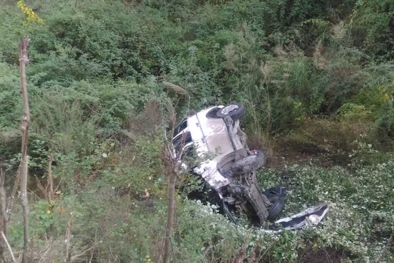 one died in road accident at mandi