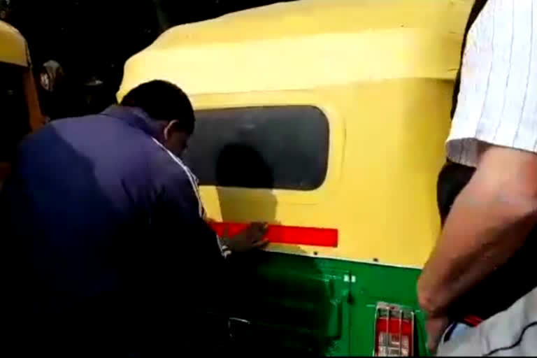 Faridabad administration pasting Reflector tape on vehicles