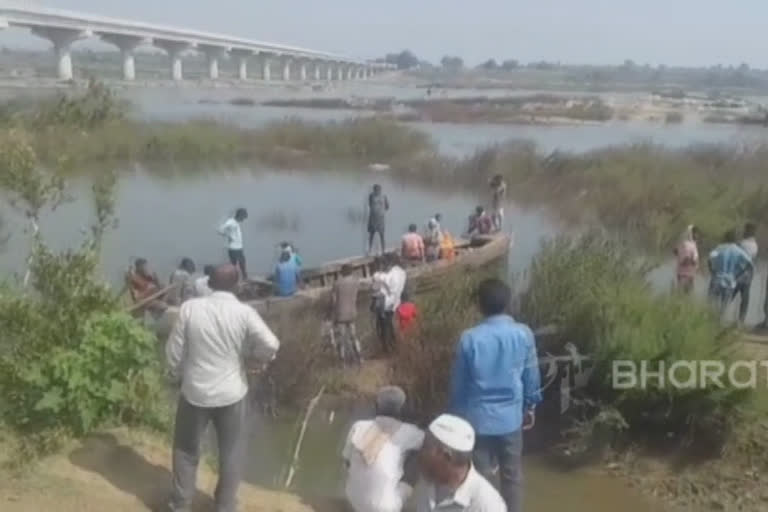 The boat is floating in the river two persons died