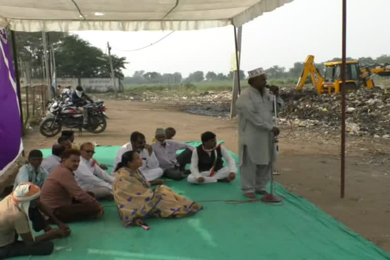 harda news,  Congressmen,  मुक्तिधाम , Muktidham , विरोध-प्रद्रेशन , protest against garbage,  ज्ञापन सौंपा , memorandum submitted , कचरा