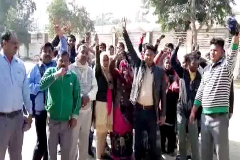 cleaning workers protest in faridabad haryana