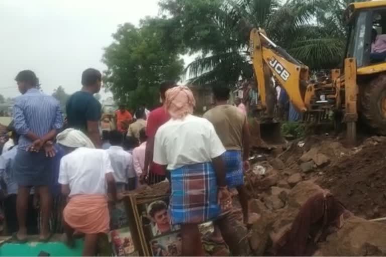 seven-killed-in-multiple-house-collapse-in-a-residential-colony-in-nadur-near-mettupalayam-in-coimbatore-districts