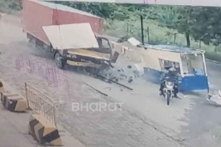 at tanmilnadu  krisnagiri toll plaza lorry lost speed and control, then collided with toll booth and the two-wheeler. In this incident Two of them died on the spot.