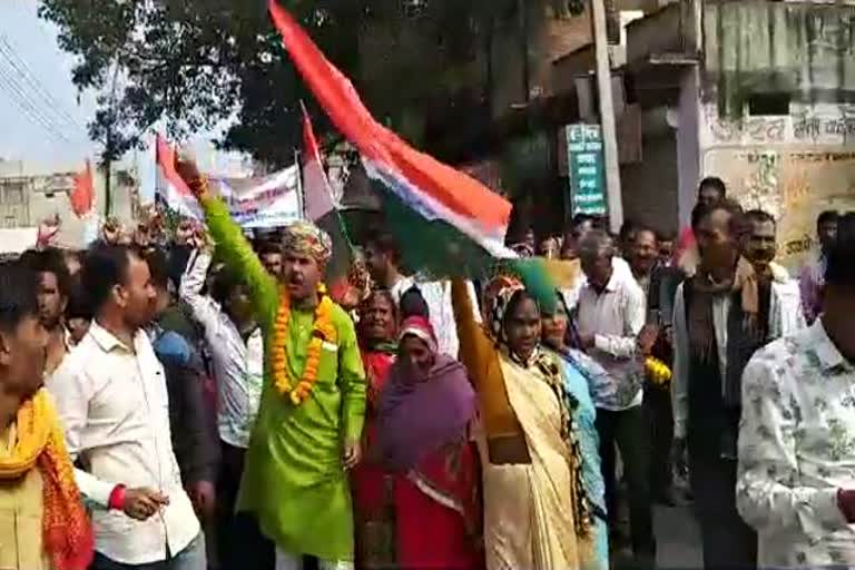 कोटा न्यूज, कोटा स्टोन खदान मामला, Kota news, kota stone mines issue, closing of Kota stone mines, Kota stone mines laborers rally, कोटा मजदूरों की रैली