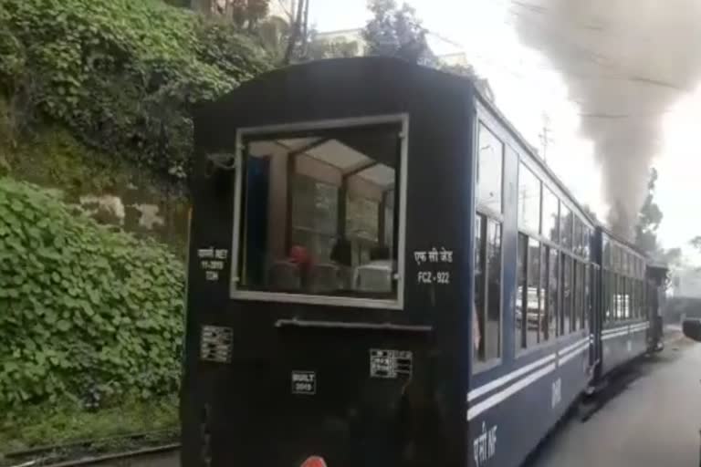 toy train darjeeling