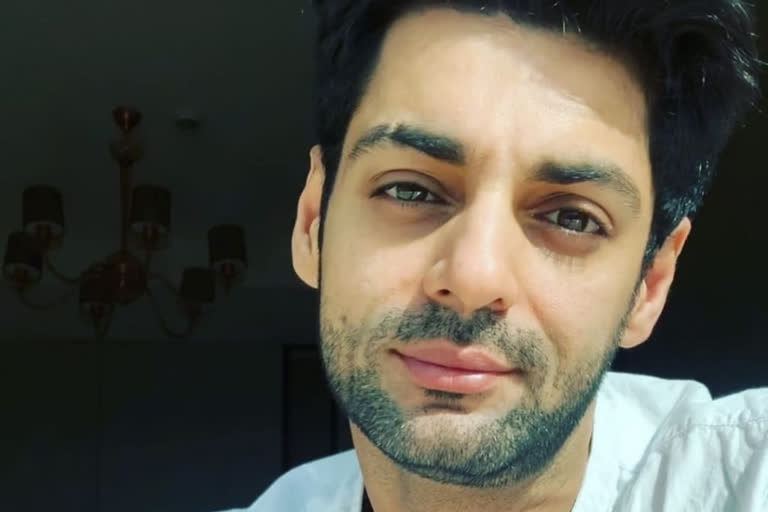 Karan Wahi new web series, Karan Wahi new look for web series, Karan Wahi Hotstar project, Karan Wahi slashed his eyebrow, करण वाही आइब्रो वेब सीरीज, करण वाही हॉटस्टार वेब सीरीज, करण वाही लारा दत्ता