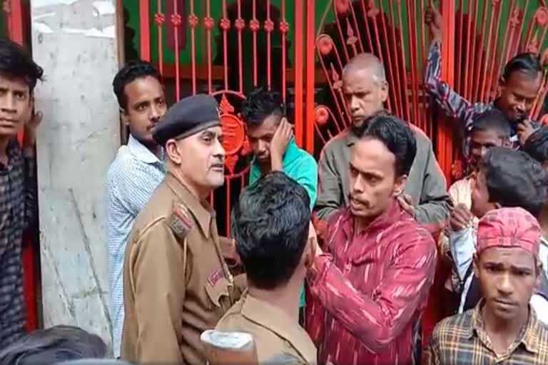 छेड़खानी कर रहे युवक को पुलिस ने किया गिरफ्तार