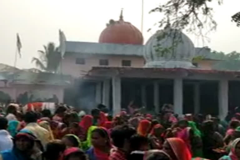 the-influx-of-devotees-in-the-bhilat-bhan-baba-temple-in-sehore