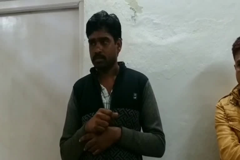 man caught for tampering with electricity meter in Indore