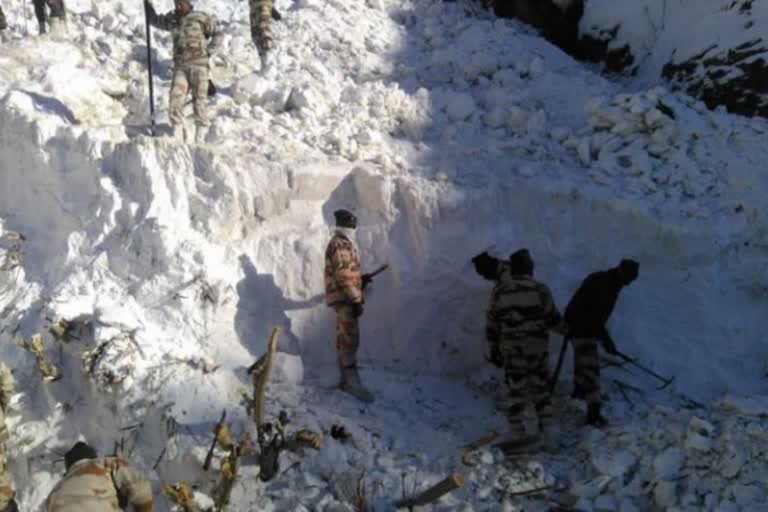 4 soldiers killed by snow avalanche near LoC in north Kashmir