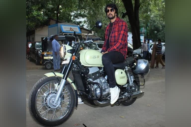 Kichha Sudeep  with  Java Bike