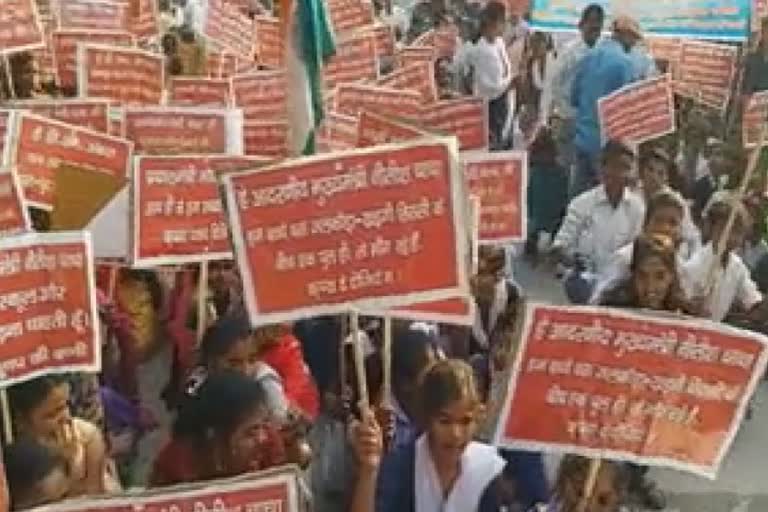 protested to build bridge in khagadia