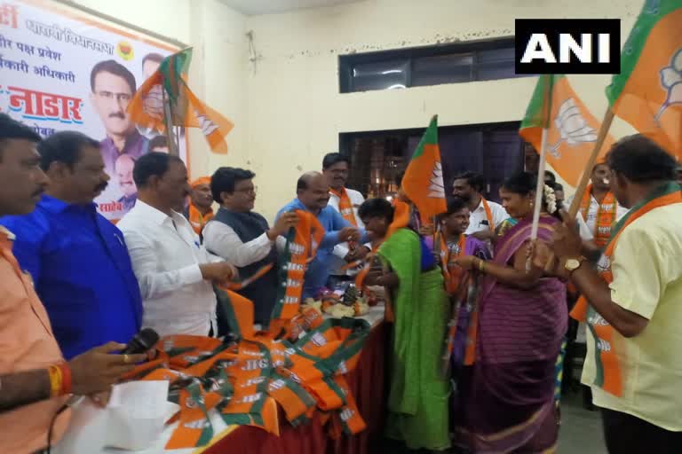 Around 400 Shiv Sena workers joined BJP