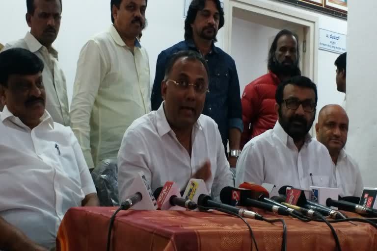 income-tax-hit-by-more-onion-purchases-dinesh-gundurao