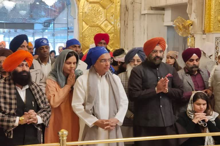 ਗੁਰਦੁਆਰਾ ਸ਼੍ਰੀ ਬੰਗਲਾ ਸਾਹਿਬ ਨਤਮਸਤਕ ਹੁੰਦੇ ਹੋਏ ਮੌਰੀਸ਼ਿਸ ਦੇ ਪ੍ਰਧਾਨ ਮੰਤਰੀ