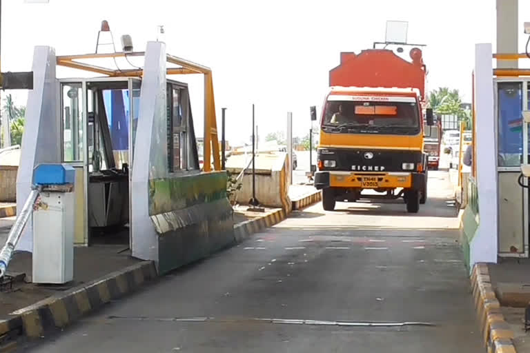 570 fee plazas are operational on the National Highways across the country