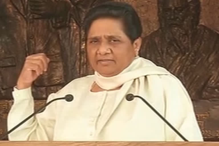 bsp chief uttarpradesh former chief minister mayawati says Police of UP and Delhi should take inspiration from Hyderabad Police