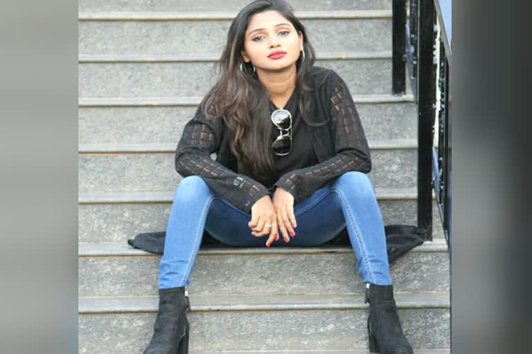 Pavtitra nayk as Janu