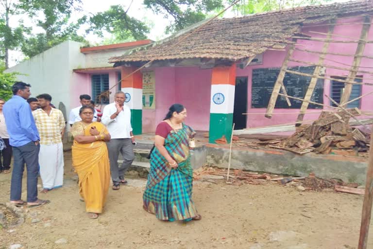 DDPI Kamakshi visit to the school in tumkur